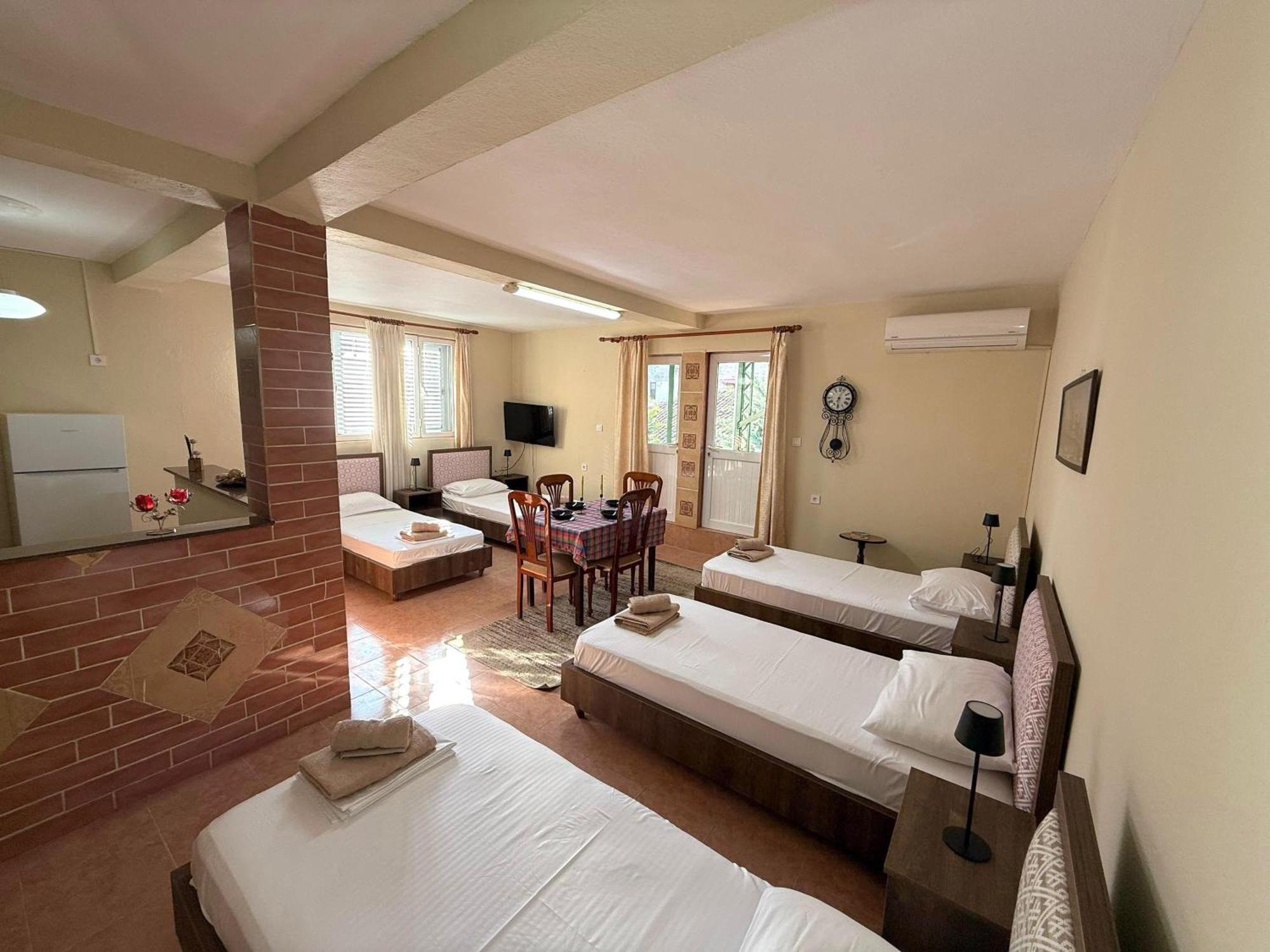 Shkodra Guest House 2 Exterior photo