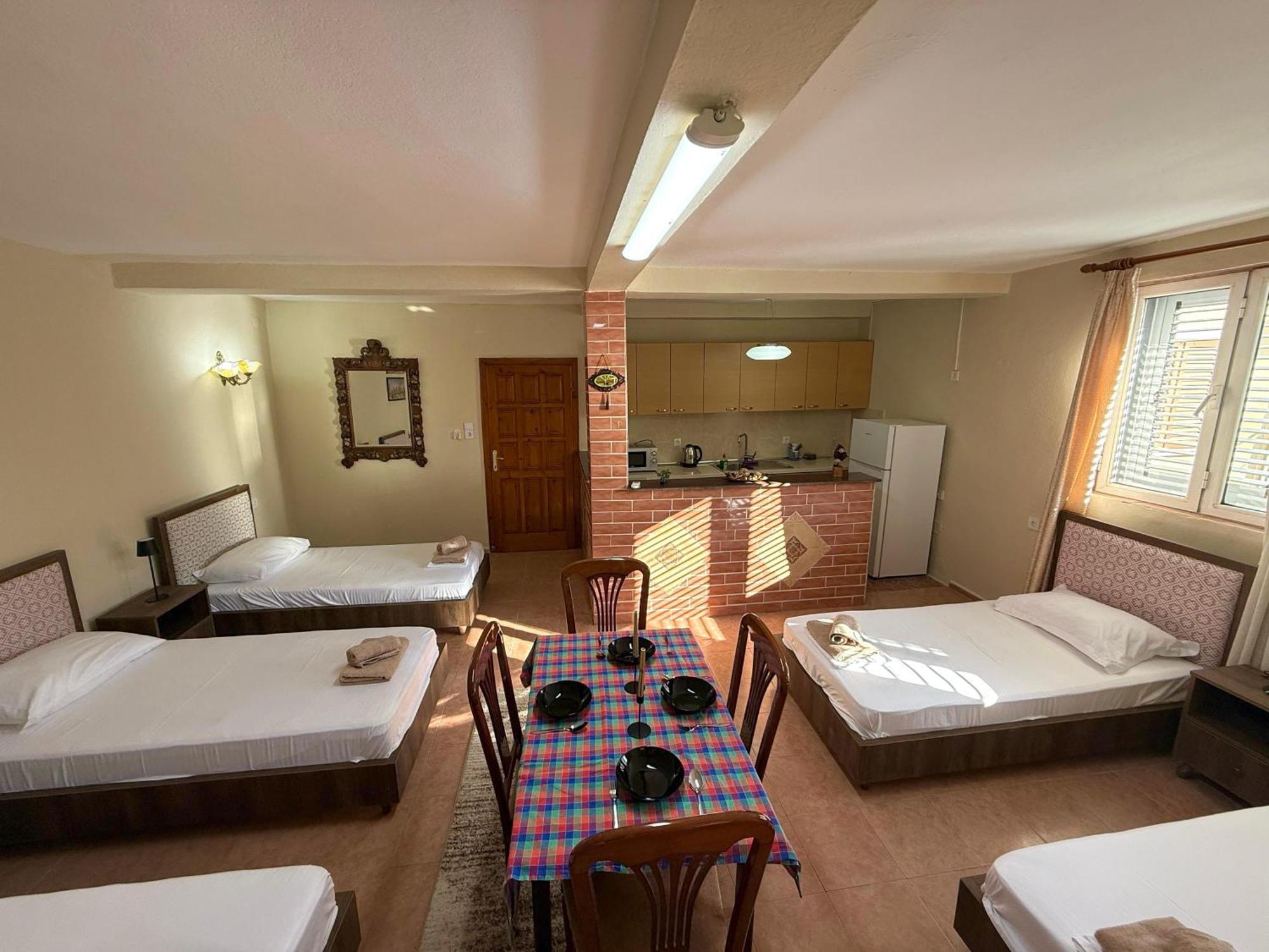 Shkodra Guest House 2 Exterior photo