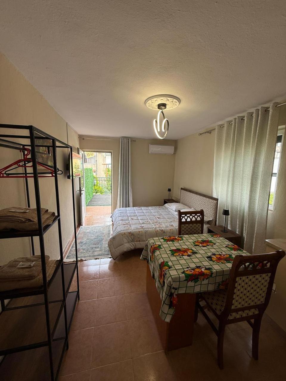 Shkodra Guest House 2 Exterior photo